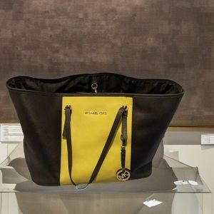 Michael Kors Jet Set Center Stripe Medium Carryall Travel Shoulder Tote Bag MD